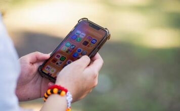 16 வயதுக்குட்பட்டோருக்கு தடை: அவுஸ்திரேலியாவில் 7.56 இலட்சம் Facebook, Instagram கணக்குகளை நீக்கிய Meta