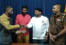 மலையக இளைஞரின் நேர்மை: கண்டெடுக்கப்பட்ட ரூ. 450,000 பெறுமதியான நகை உரிமையாளரிடம் ஒப்படைப்பு