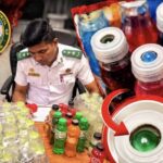 சிறிய கண்ணாடிக் கோளால் பேராபத்து: 12,000 கோலி சோடா போத்தல்கள் பறிமுதல்